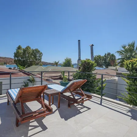 Βίλα Traditional Seaside Stone With Private Pool Αλικαρνασσός