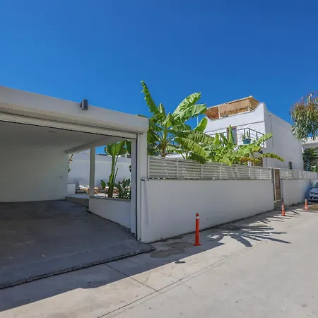 Villa Traditional Seaside Stone With Private Pool