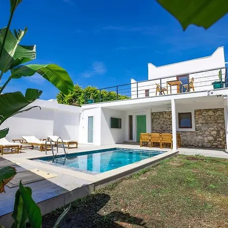 וילה Traditional Seaside Stone With Private Pool בודרום