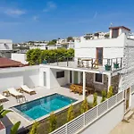 Vilă Traditional Seaside Stone With Private Pool *