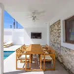 Vilă Traditional Seaside Stone With Private Pool