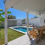 Traditional Seaside Stone With Private Pool *