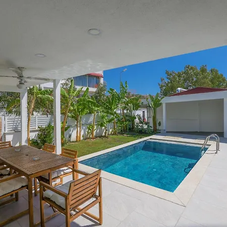 Traditional Seaside Stone With Private Pool